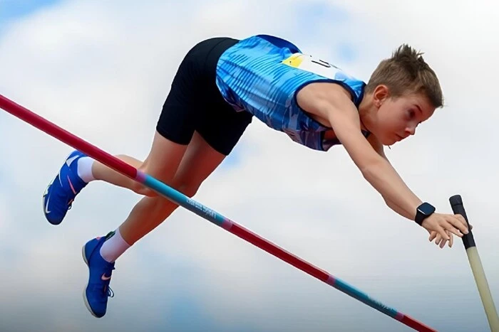 Światowy rekordzista w skokach o tyczce świętował osiągnięcie 12-letniego Ukraińca