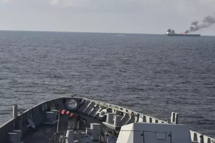 Red Sea again dangerous: Houthis attack Greek bulk carrier, two killed