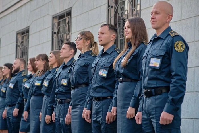 Dzień celników na Ukrainie: historia święta, życzenia w prozie, wierszach i kartkach