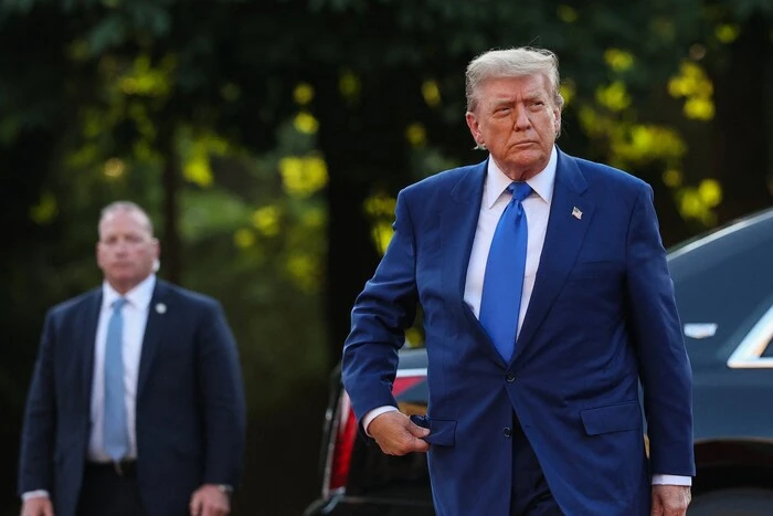 NATO flatters Trump to keep him on Kyiv's side - Bloomberg