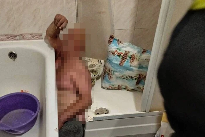 In Lviv region, rescuers freed a man who became a hostage of his own bathroom