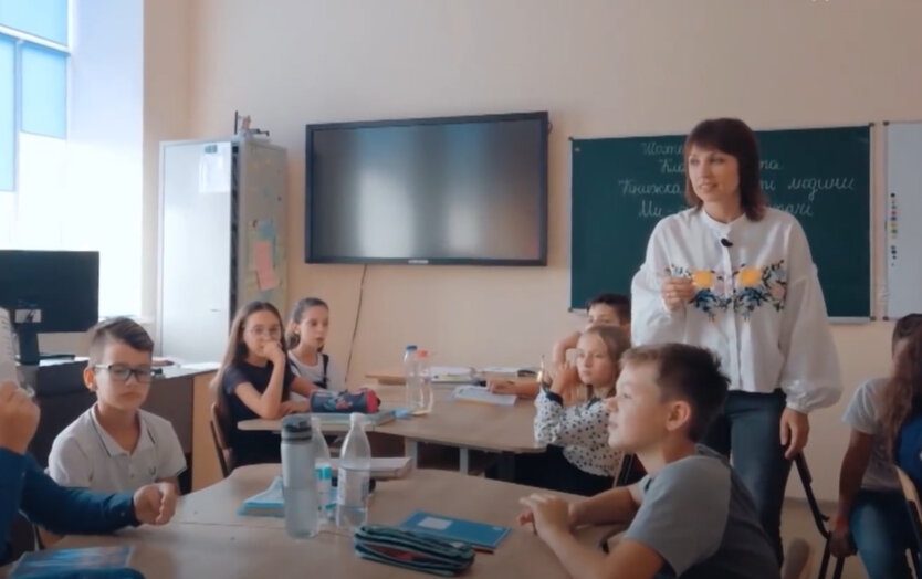 Lisovoj powiedział, kiedy nauczyciele dostaną podwójne pensje