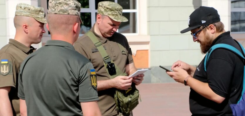 W Kijowie zmobilizowani zbuntowali się przeciwko TCK: użyto policji i specjalnych jednostek
