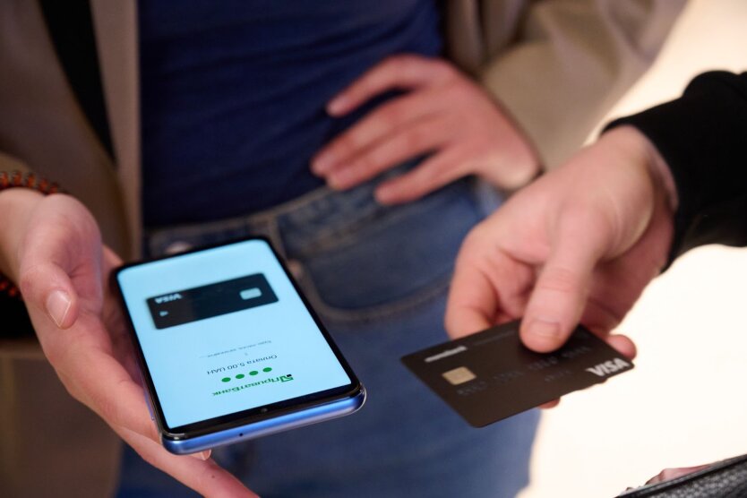 PrivatBank has halved the commission for currency transfers: who can take advantage