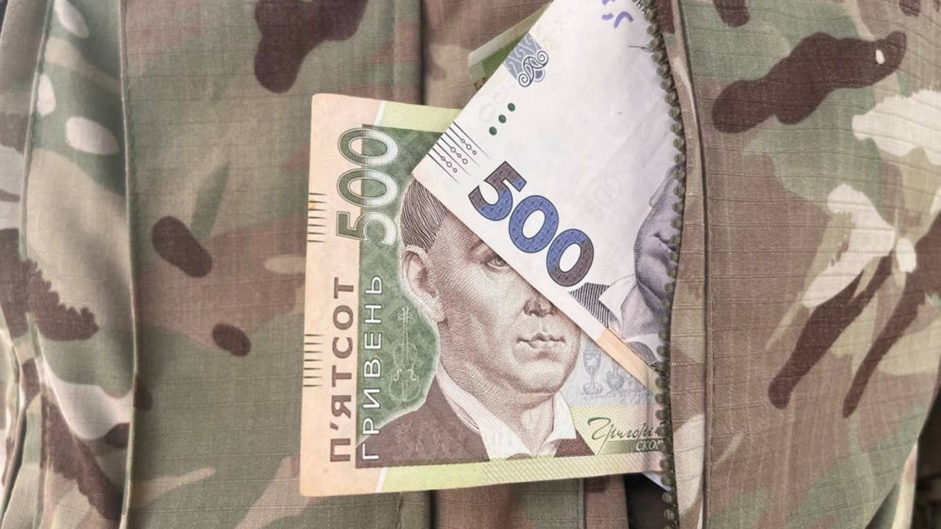 Выплаты военнослужащим планируют начислять по-новому — что изменится