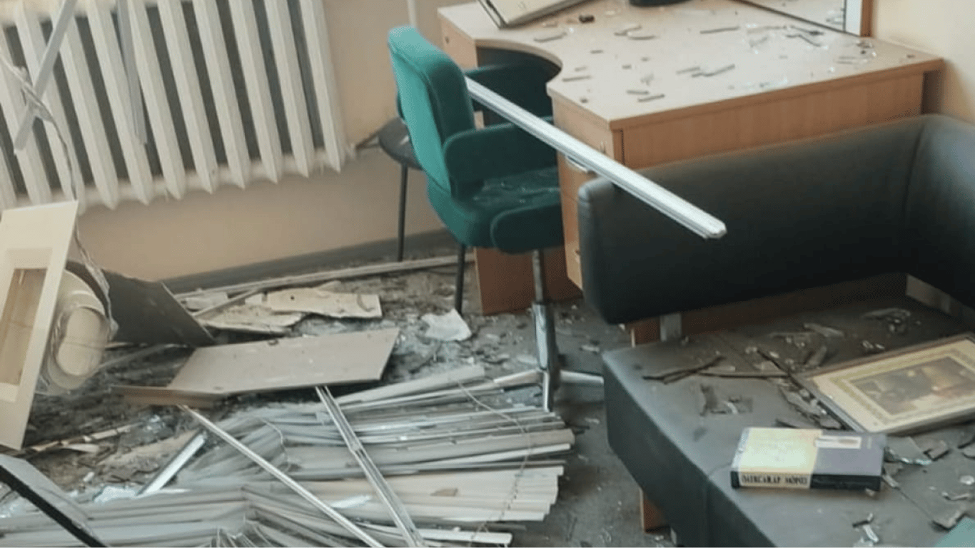 У Києві внаслідок обстрілу знищено частину студії 5 каналу