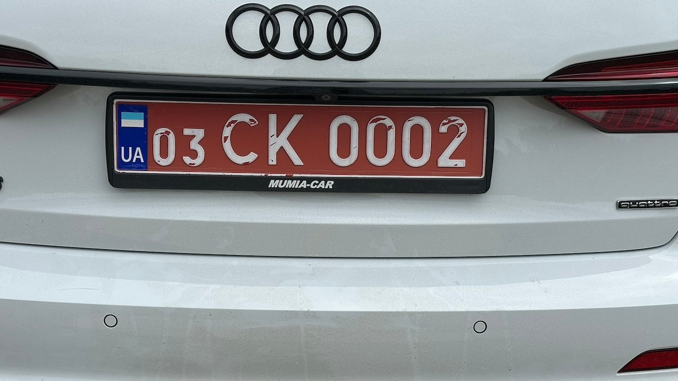 Jaka kara za jazdę na przejrzystych numerach samochodowych w 2025 roku