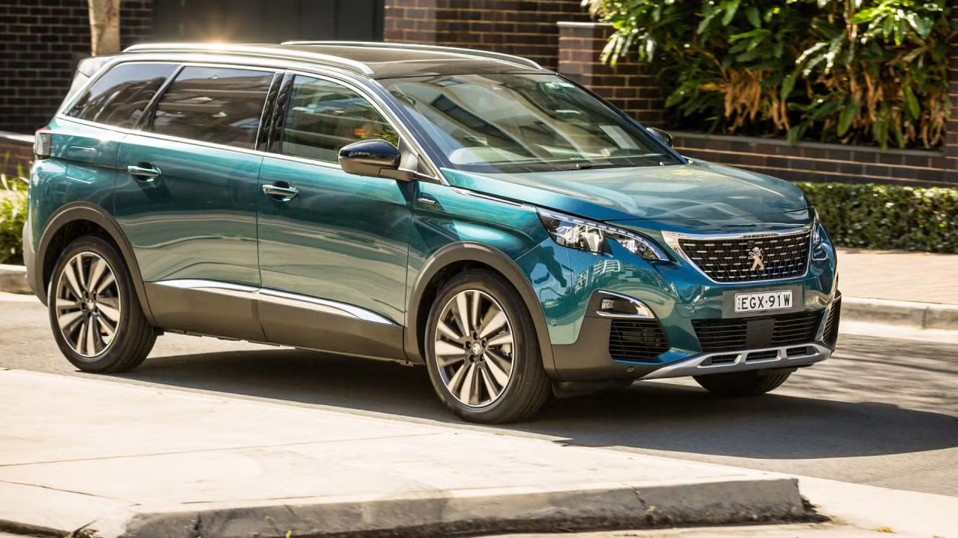 Чи варто купити вживаний кросовер Peugeot 5008 другого покоління