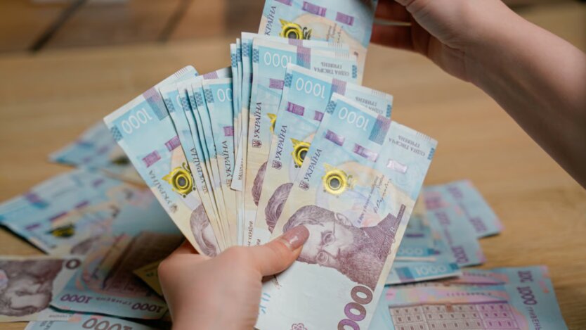 Grzywna do 17 tysięcy hrywien: ukraińcy grozi kara za pieniądze